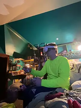 charactrzero online show from 17, 10, 2025