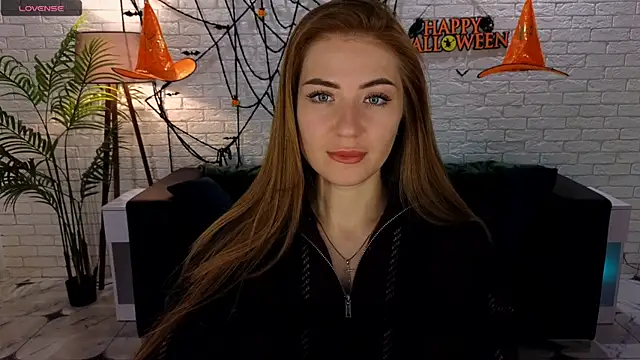 Snapshot of Adelyna_Bird chatting on 16, 10, 2025 Adelyna Bird online show from 16, 10, 2025