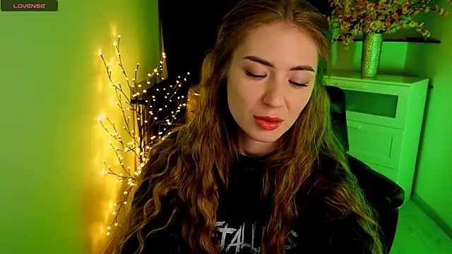 Adelyna Bird online show from 19, 4, 2026