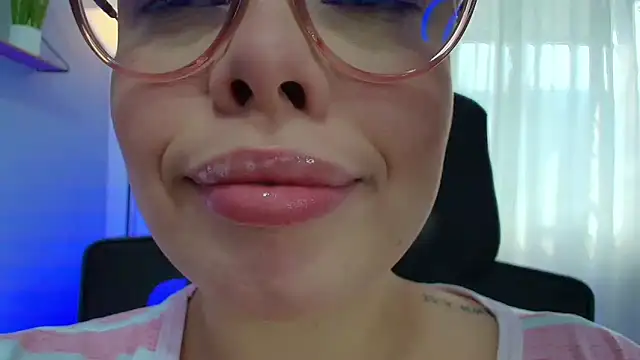 Snapshot of lisbet21x chatting on 7, 2, 2025 lisbet21x online show from 7, 2, 2025