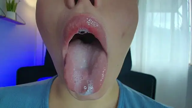 Snapshot of lisbet21x chatting on 6, 3, 2025 lisbet21x online show from 6, 3, 2025