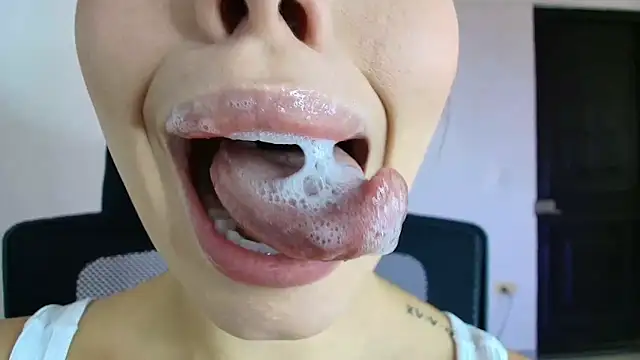 Snapshot of lisbet21x chatting on 27, 9, 2025 lisbet21x online show from 27, 9, 2025