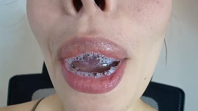 Snapshot of lisbet21x chatting on 25, 11, 2025 lisbet21x online show from 25, 11, 2025