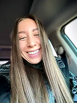 Snapshot of EvaCatt chatting on 11, 11, 2025 EvaCatt online show from 11, 11, 2025