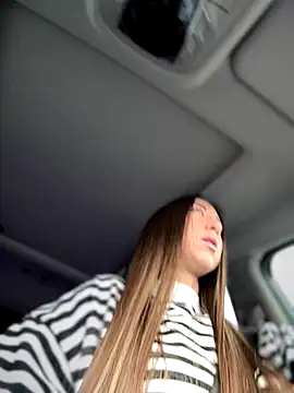 Snapshot of EvaCatt chatting on 12, 11, 2025 EvaCatt online show from 12, 11, 2025