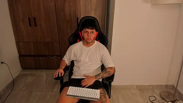 Snapshot of Jake_simons chatting on 12, 11, 2025 Jake simons online show from 12, 11, 2025