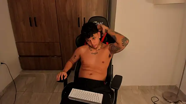 Snapshot of Jake_simons chatting on 13, 11, 2025 Jake simons online show from 13, 11, 2025