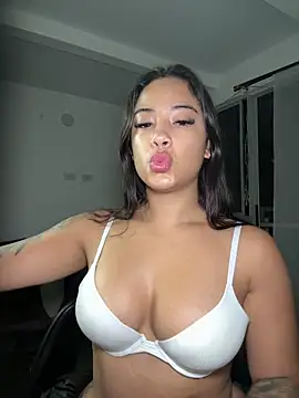 Snapshot of Nattasha_Brown chatting on 16, 11, 2025 Nattasha Brown online show from 16, 11, 2025