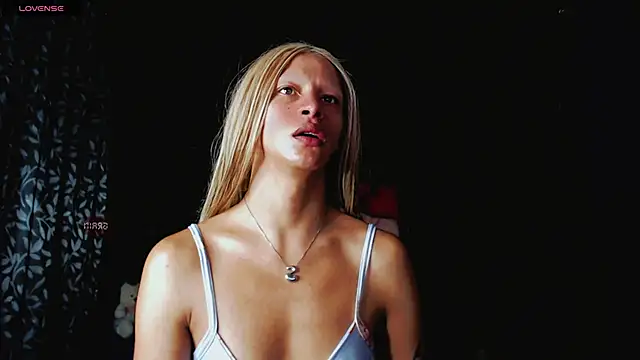 Snapshot of Summer_XO chatting on 27, 1, 2025 Summer XO online show from 27, 1, 2025