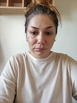 Snapshot of Ella_sweety chatting on 3, 11, 2025 Ella sweety online show from 3, 11, 2025