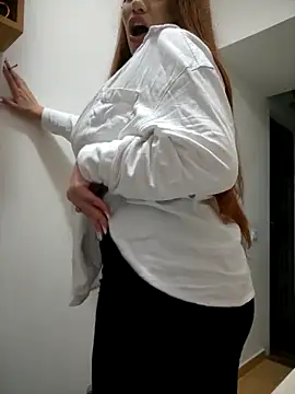 Snapshot of Ella_sweety chatting on 21, 11, 2025 Ella sweety online show from 21, 11, 2025