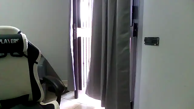 Snapshot of simoninside25 chatting on 16, 9, 2025 simoninside25 online show from 16, 9, 2025