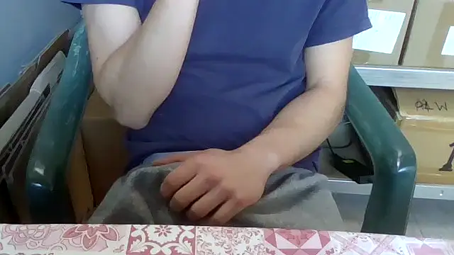 Snapshot of simoninside25 chatting on 8, 11, 2025 simoninside25 online show from 8, 11, 2025