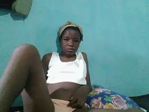 Snapshot of sweetchic_ chatting on 8, 3, 2025 sweetchic online show from 8, 3, 2025