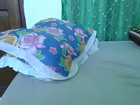 Snapshot of sweetchic_ chatting on 26, 10, 2025 sweetchic online show from 26, 10, 2025