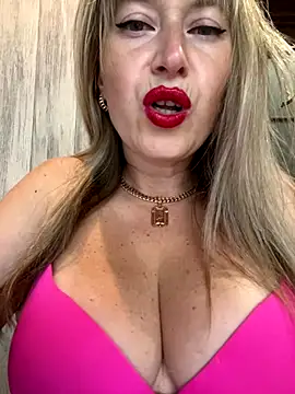 Snapshot of Kittenforyou chatting on 21, 10, 2025 Kittenforyou online show from 21, 10, 2025