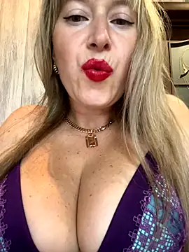 Snapshot of Kittenforyou chatting on 23, 10, 2025 Kittenforyou online show from 23, 10, 2025