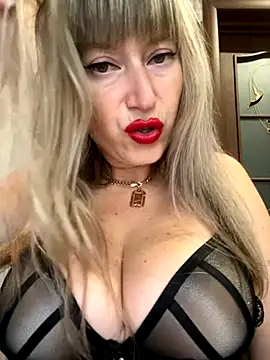 Snapshot of Kittenforyou chatting on 6, 11, 2025 Kittenforyou online show from 6, 11, 2025