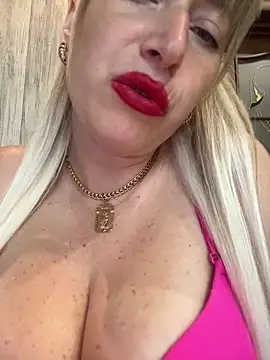 Snapshot of Kittenforyou chatting on 6, 6, 2026 Kittenforyou online show from 6, 6, 2026