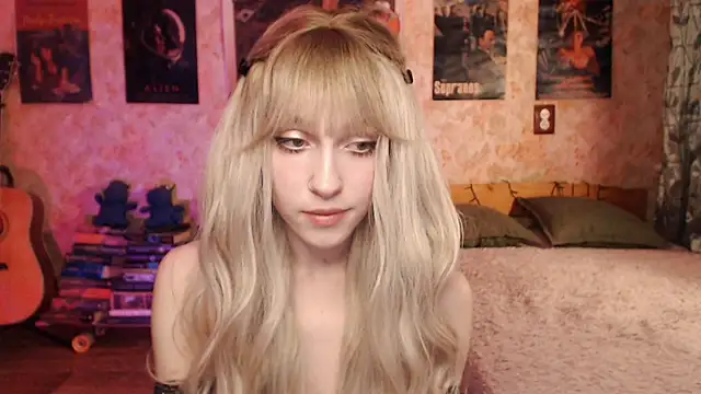 Friendly Ellie online show from 5, 3, 2025