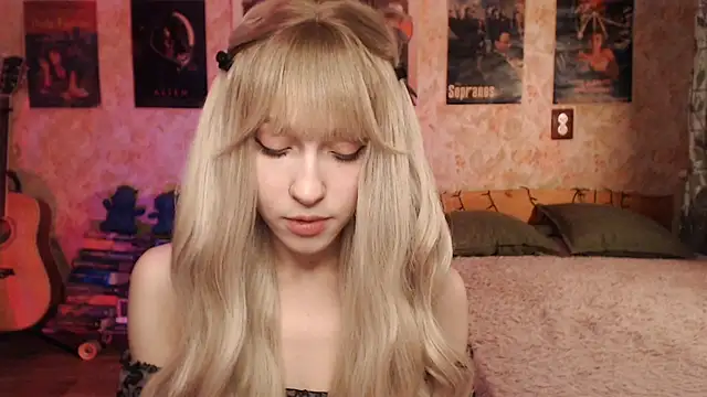 Friendly Ellie online show from 10, 3, 2025