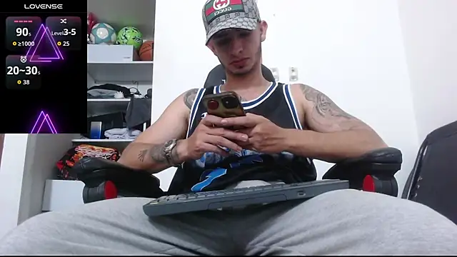 Snapshot of freestyle_blake1 chatting on 4, 10, 2025 freestyle blake1 online show from 4, 10, 2025