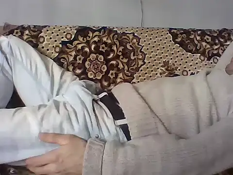 Snapshot of aroj95 chatting on 12, 1, 2026 aroj95 online show from 12, 1, 2026