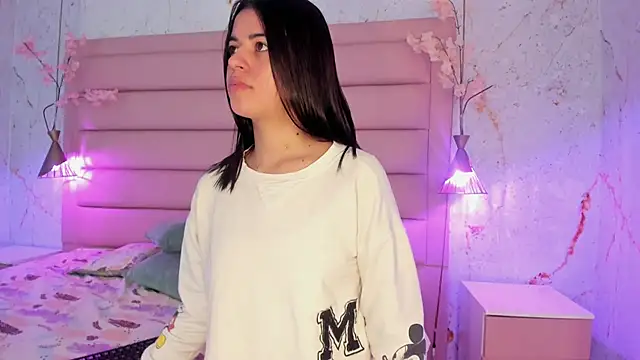 Snapshot of IvySanders1 chatting on 19, 11, 2025 IvySanders1 online show from 19, 11, 2025