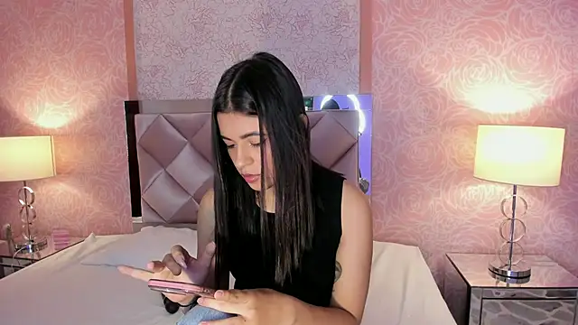 Snapshot of IvySanders1 chatting on 26, 11, 2025 IvySanders1 online show from 26, 11, 2025