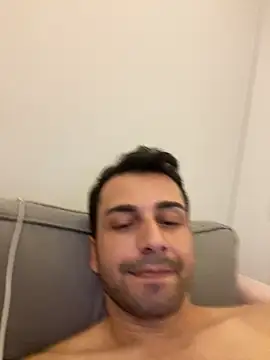 Snapshot of Emre-34 chatting on 25, 11, 2025 Emre-34 online show from 25, 11, 2025