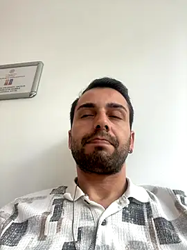 Snapshot of Emre-34 chatting on 1, 12, 2025 Emre-34 online show from 1, 12, 2025