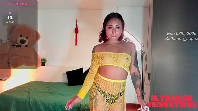 Snapshot of Katharina_Lopez chatting on 7, 1, 2025 Katharina Lopez online show from 7, 1, 2025