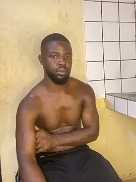 Snapshot of vannycov chatting on 13, 11, 2025 vannycov online show from 13, 11, 2025