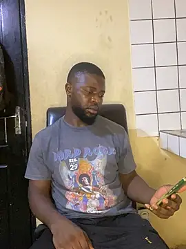 Snapshot of vannycov chatting on 3, 12, 2025 vannycov online show from 3, 12, 2025