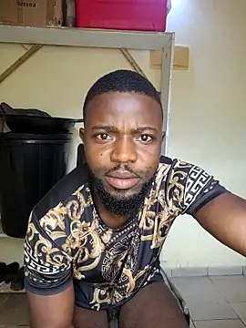 Snapshot of vannycov chatting on 15, 12, 2025 vannycov online show from 15, 12, 2025