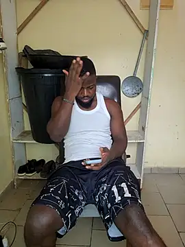 Snapshot of vannycov chatting on 16, 12, 2025 vannycov online show from 16, 12, 2025