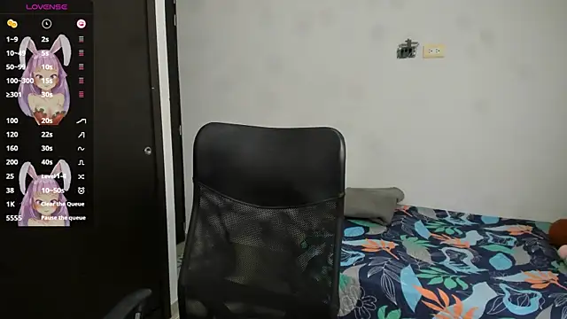 Snapshot of evelyx69x chatting on 11, 12, 2024 evelyx69x online show from 11, 12, 2024