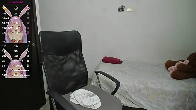 Snapshot of evelyx69x chatting on 21, 12, 2024 evelyx69x online show from 21, 12, 2024