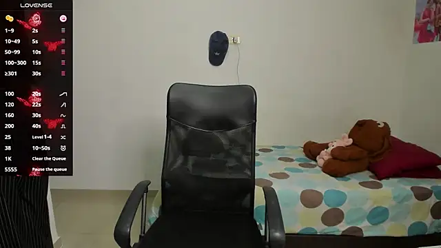 Snapshot of evelyx69x chatting on 28, 12, 2024 evelyx69x online show from 28, 12, 2024