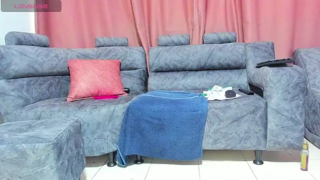 Snapshot of electraaxx chatting on 4, 3, 2025 electraaxx online show from 4, 3, 2025