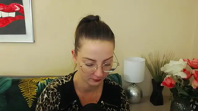 Snapshot of NatalieSexy chatting on 4, 3, 2025 NatalieSexy online show from 4, 3, 2025