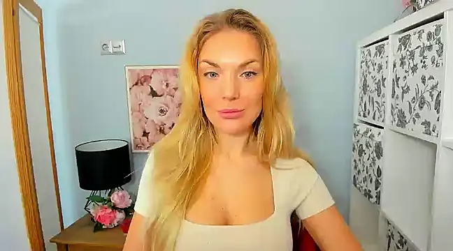 Snapshot of AulloraHoney chatting on 2, 12, 2024 AulloraHoney online show from 2, 12, 2024