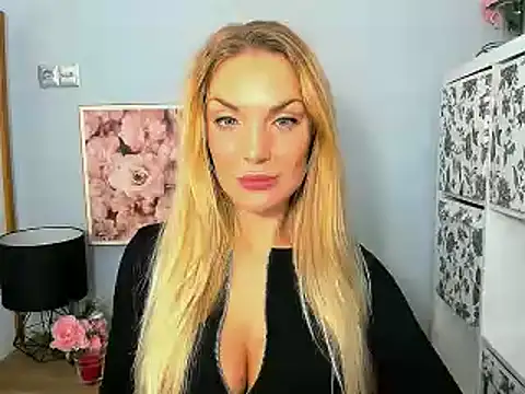 Snapshot of AulloraHoney chatting on 6, 12, 2024 AulloraHoney online show from 6, 12, 2024