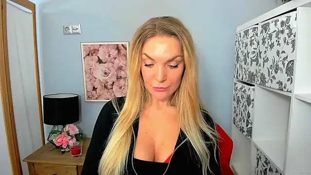 Snapshot of AulloraHoney chatting on 15, 12, 2024 AulloraHoney online show from 15, 12, 2024