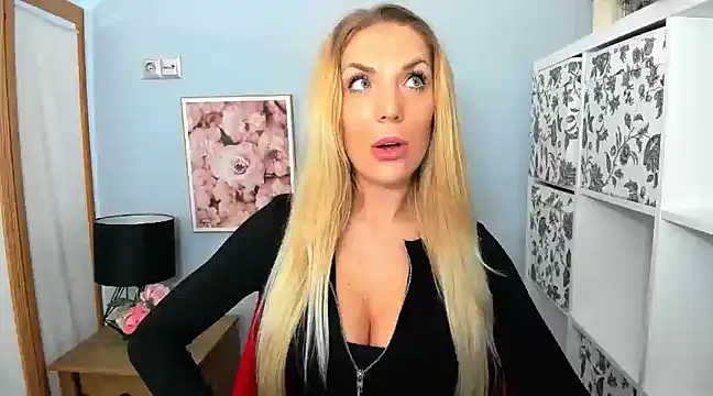 Snapshot of AulloraHoney chatting on 18, 12, 2024 AulloraHoney online show from 18, 12, 2024