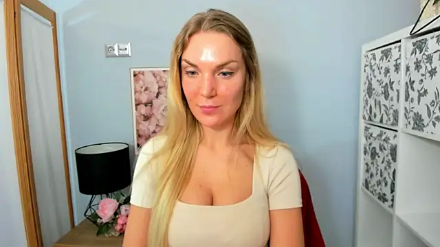 Snapshot of AulloraHoney chatting on 15, 2, 2025 AulloraHoney online show from 15, 2, 2025