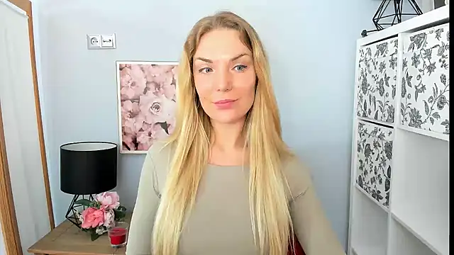 Snapshot of AulloraHoney chatting on 23, 2, 2025 AulloraHoney online show from 23, 2, 2025