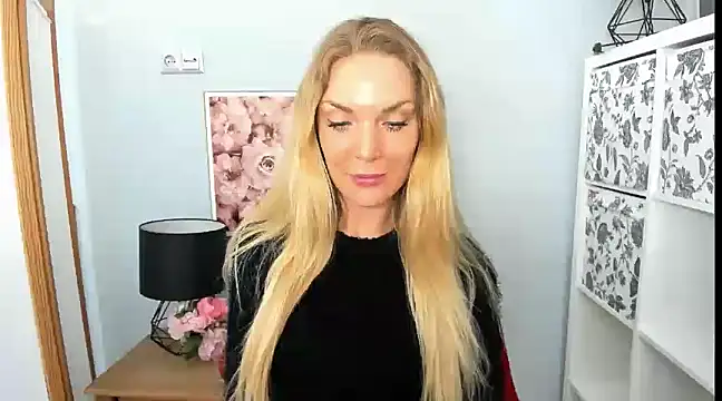 Snapshot of AulloraHoney chatting on 28, 2, 2025 AulloraHoney online show from 28, 2, 2025