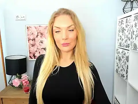 Snapshot of AulloraHoney chatting on 10, 3, 2025 AulloraHoney online show from 10, 3, 2025