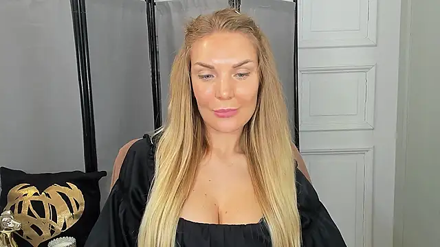 AulloraHoney online show from 7, 6, 2026